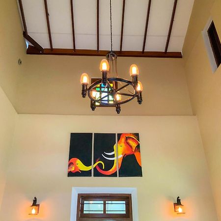 Headman House Antique Villa - A Seaside Royal Stay アハンガマ エクステリア 写真