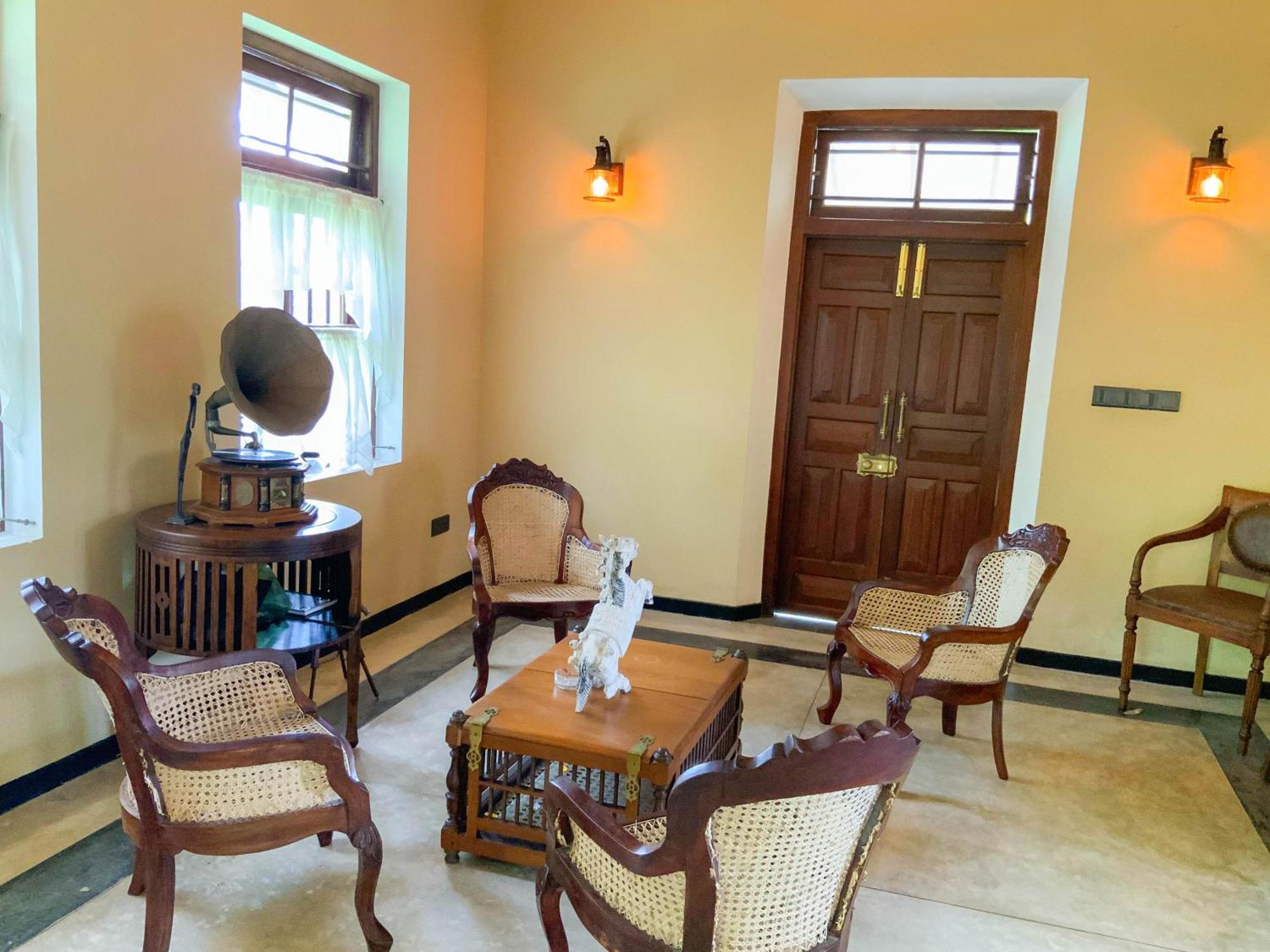 Headman House Antique Villa - A Seaside Royal Stay アハンガマ エクステリア 写真