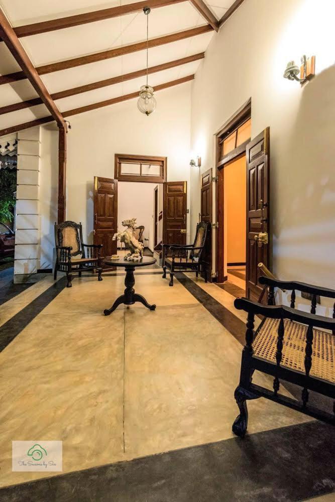 Headman House Antique Villa - A Seaside Royal Stay アハンガマ エクステリア 写真