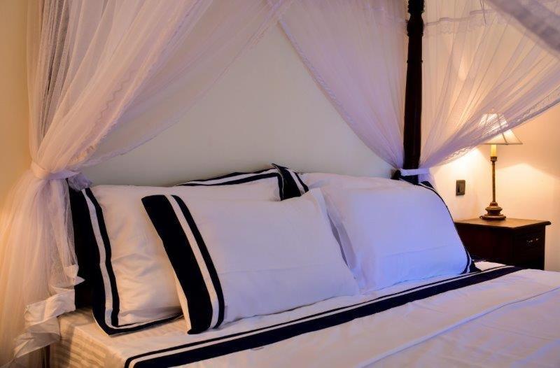 Headman House Antique Villa - A Seaside Royal Stay アハンガマ エクステリア 写真